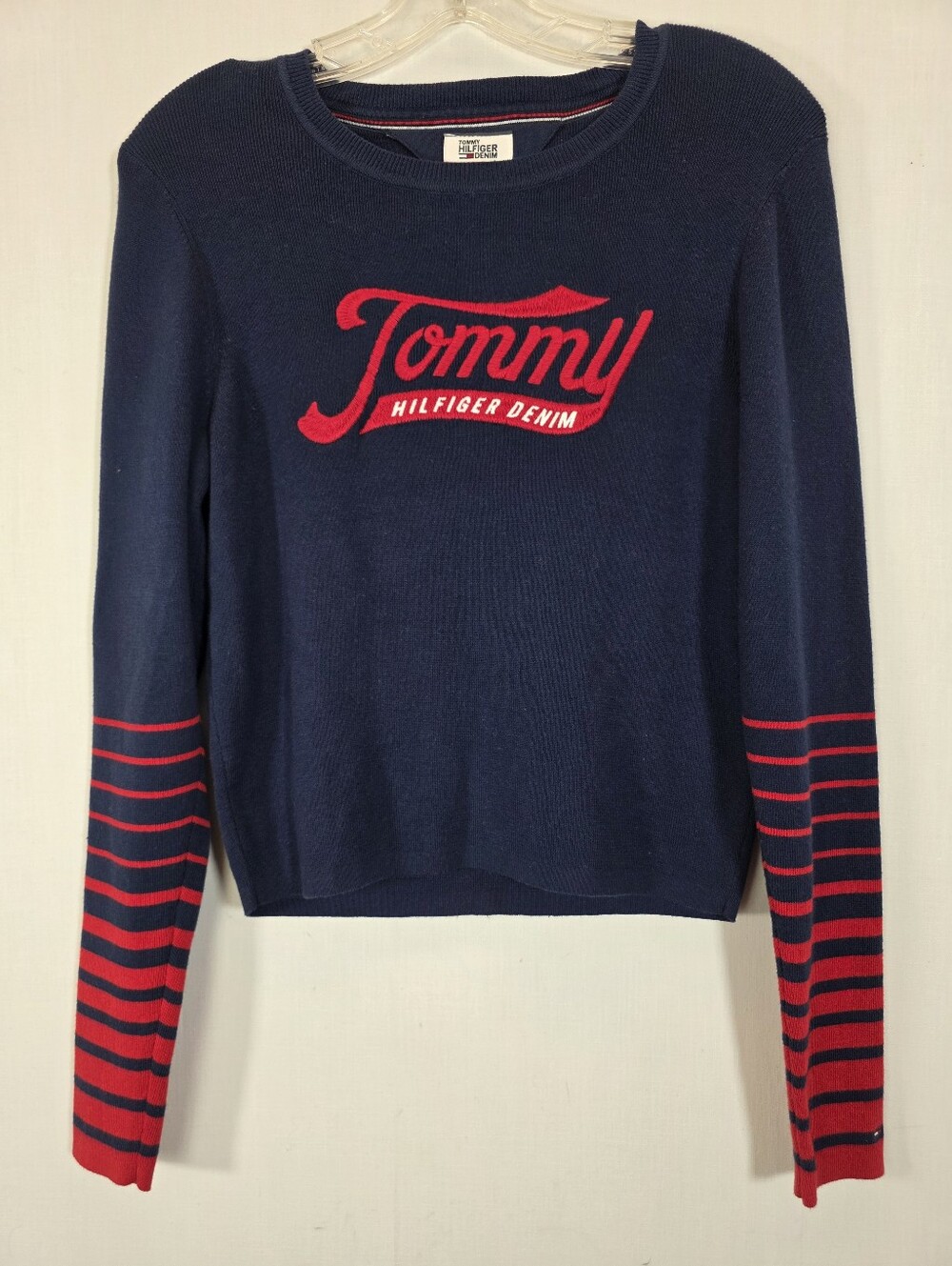 NWT Tommy Hilfiger Denim Script Logo Knit Sweater Striped Sleeves Navy Red L